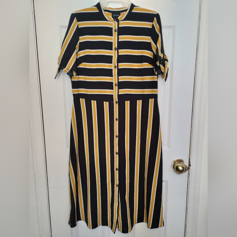 Who what where Black, White & yellow dress